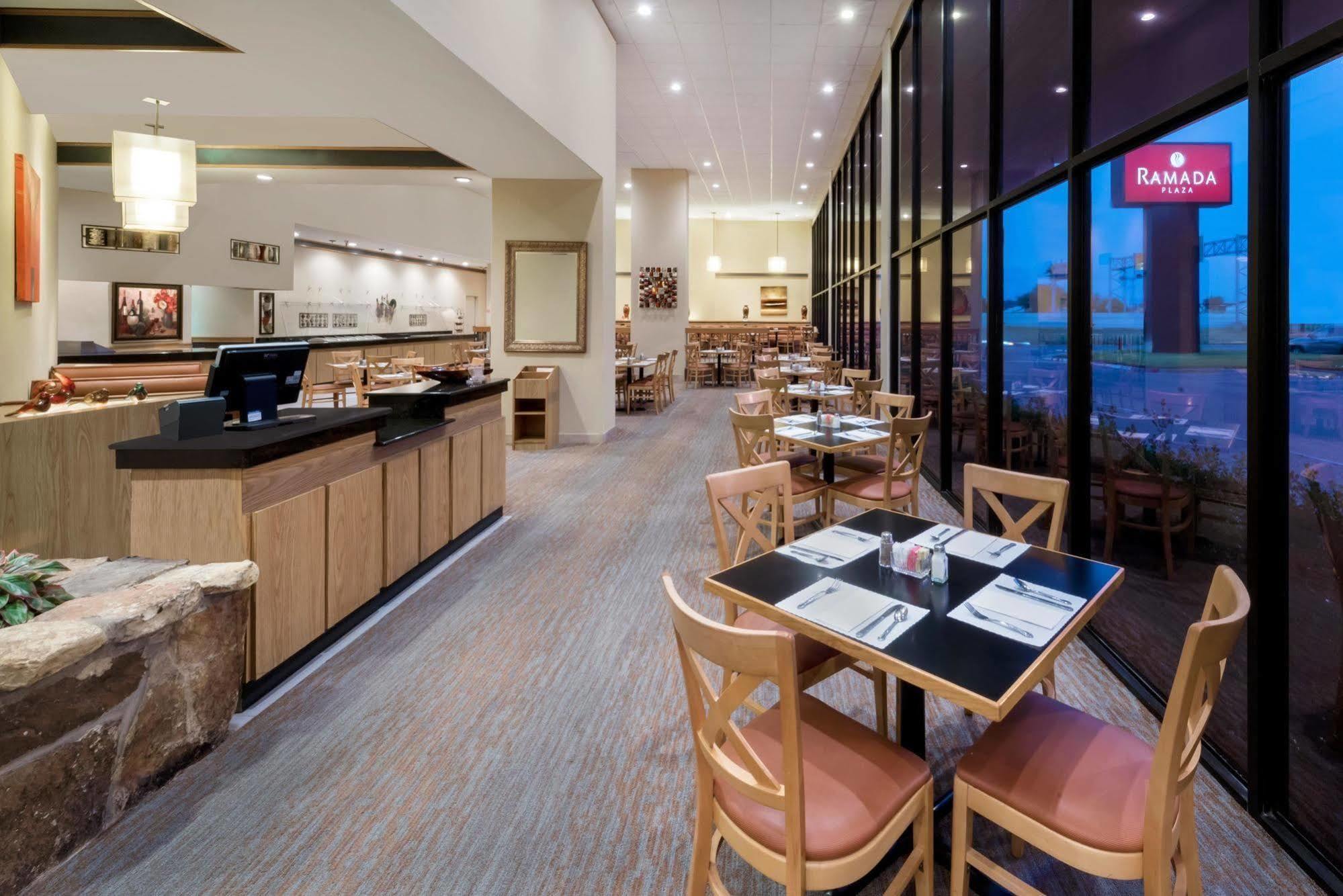 Hotel Ava ラレド エクステリア 写真